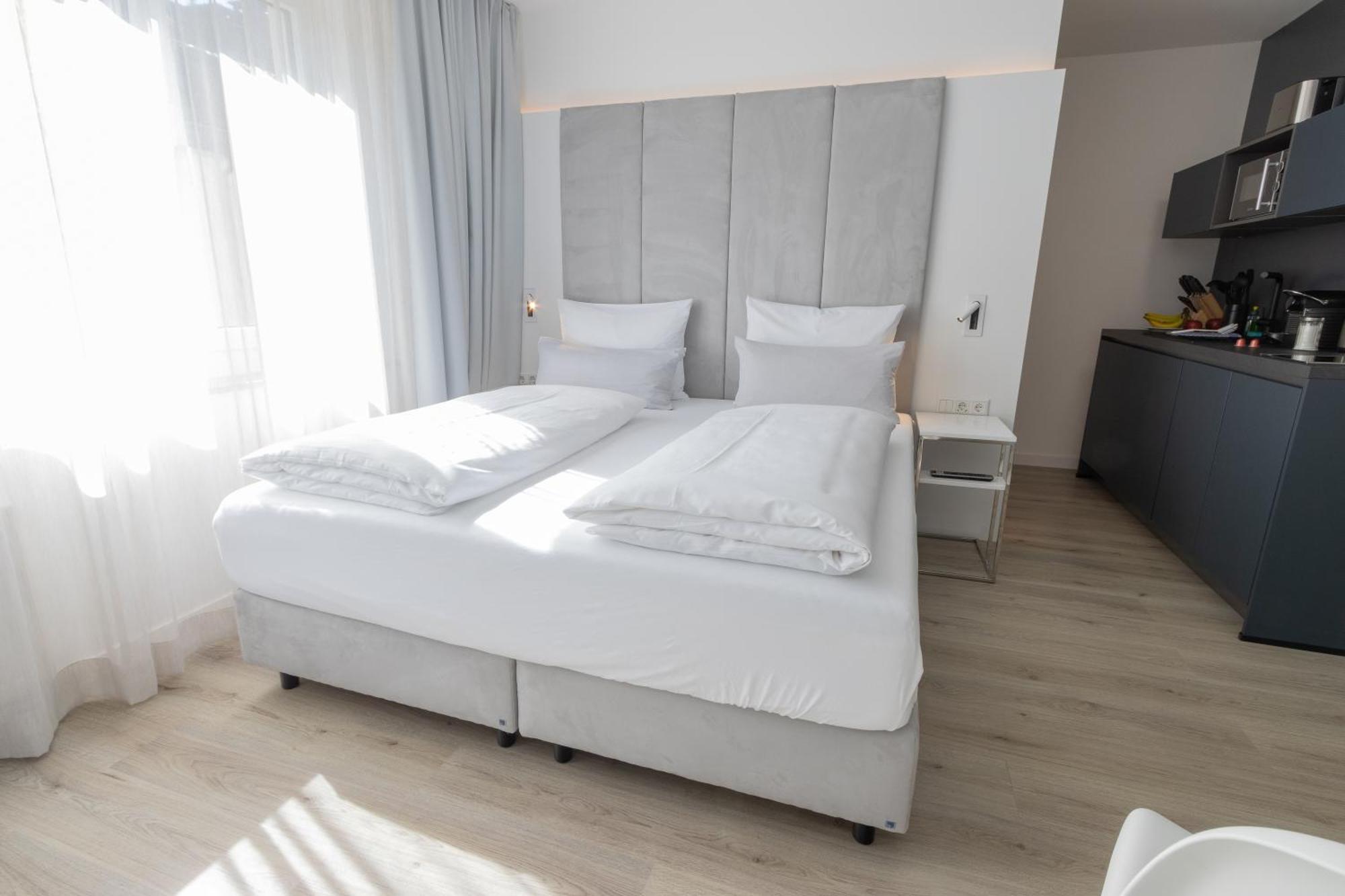Zzzpace Smart-Hotel Крефелд Екстериор снимка